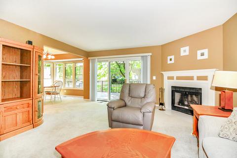 210 E Theodore Ln, Itasca, IL 60143 photo 4