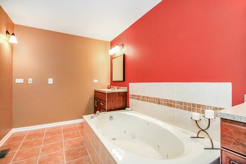 210 E Theodore Ln, Itasca, IL 60143 photo 24