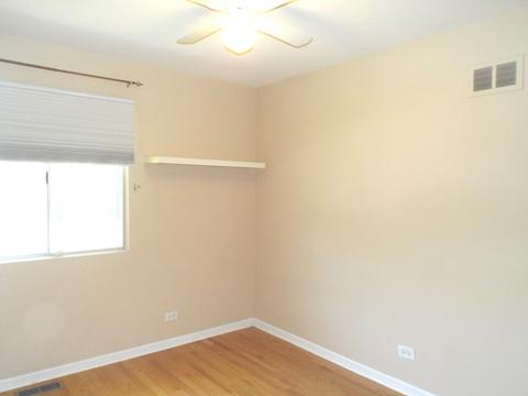 310 Royce Ln, Roselle, IL 60172 photo 12