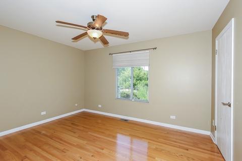 310 Royce Ln, Roselle, IL 60172 photo 7