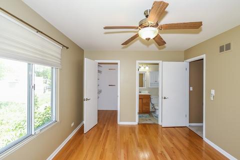 310 Royce Ln, Roselle, IL 60172 photo 8