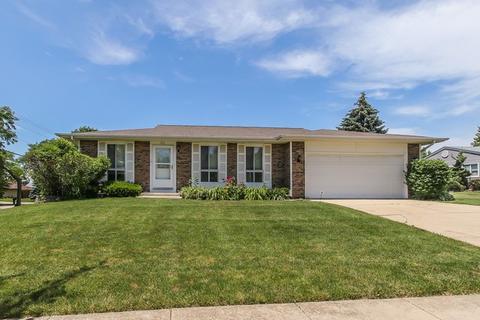 310 Royce Ln, Roselle, IL 60172 photo 1