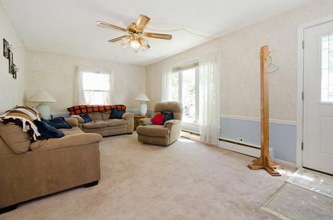 1304 Evergreen Ave, Des Plaines, IL 60016 photo 2
