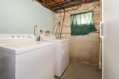 1304 Evergreen Ave, Des Plaines, IL 60016 photo 14