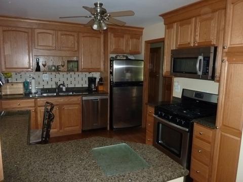 1640 Dennison Rd, Hoffman Estates, IL 60169 photo 2