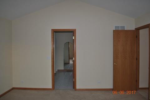 3671 Baybrook Dr, Aurora, IL 60504 photo 11