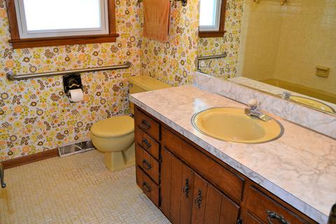 17559 Lorenz Ave, Lansing, IL 60438 photo 8