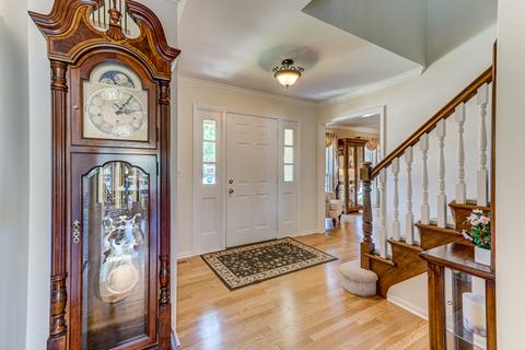 2227 Barger Ct, Wheaton, IL 60189 photo 2
