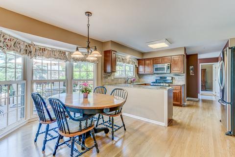 2227 Barger Ct, Wheaton, IL 60189 photo 6