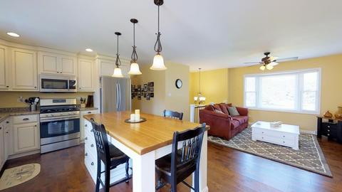 27 E Highland Dr, Bristol, IL 60512 photo 3