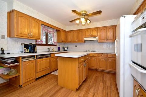 16 W707 90th St, Willowbrook, IL 60527 photo 4