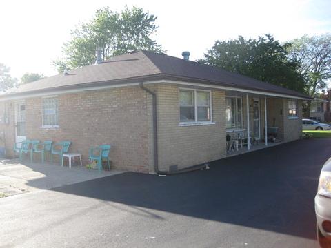 7451 W 75th St, Bridgeview, IL 60455 photo 2
