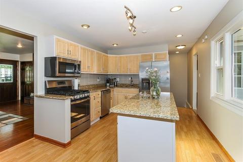 225 Princeton St, Hoffman Estates, IL 60169 photo 7