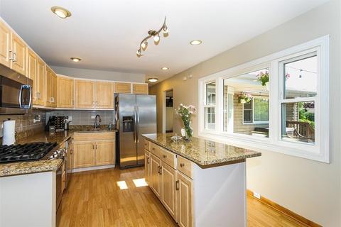 225 Princeton St, Hoffman Estates, IL 60169 photo 6