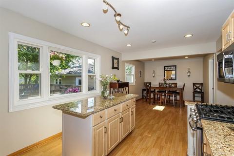 225 Princeton St, Hoffman Estates, IL 60169 photo 8