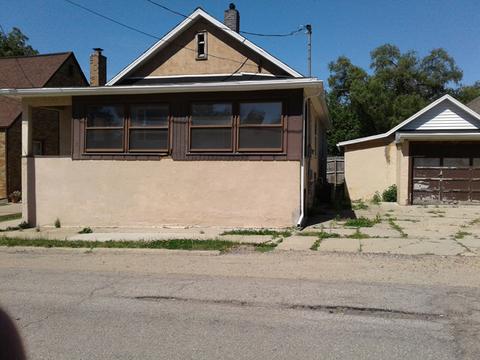 318 Peru St, Peru, IL 61354 photo 1