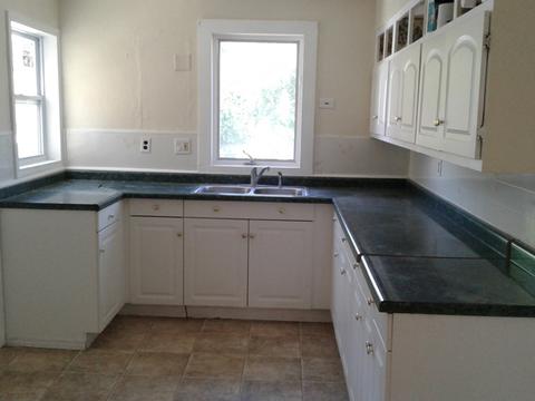 318 Peru St, Peru, IL 61354 photo 6