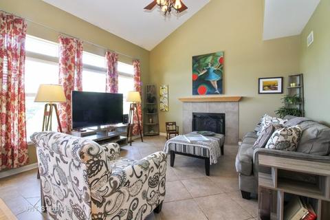 4501 Greendale Ct, Mchenry, IL 60050 photo 2