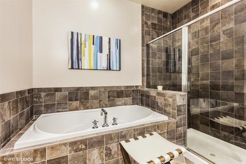 4201 S Berkeley Ave, Chicago, IL 60653 photo 20