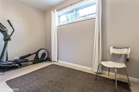 4201 S Berkeley Ave, Chicago, IL 60653 photo 12