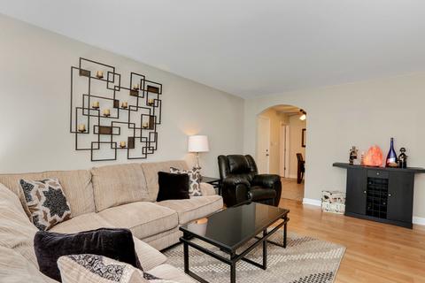 720 Olive St, Hoffman Estates, IL 60169 photo 5