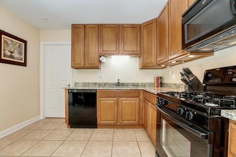 720 Olive St, Hoffman Estates, IL 60169 photo 9