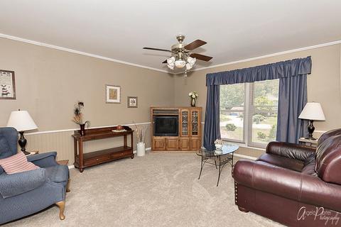 4909 Pistakee Dr, Mchenry, IL 60051 photo 2