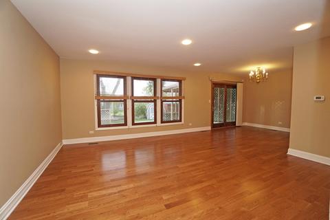 830 Hillcrest Blvd, Hoffman Estates, IL 60169 photo 6