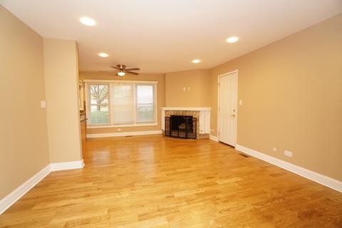 830 Hillcrest Blvd, Hoffman Estates, IL 60169 photo 12