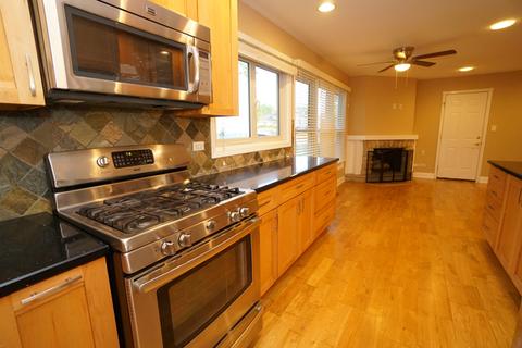 830 Hillcrest Blvd, Hoffman Estates, IL 60169 photo 11
