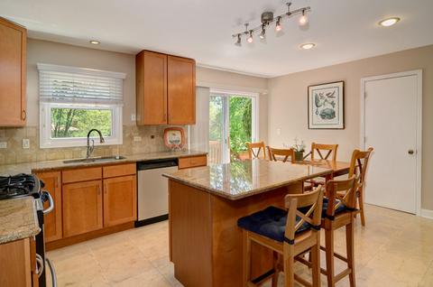 8461 Clynderven Rd, Burr Ridge, IL 60527 photo 9