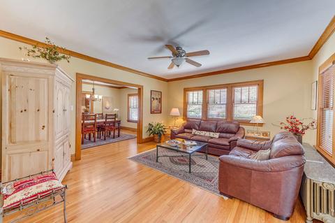 16 Elm Ave, Roselle, IL 60172 photo 3