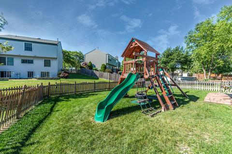 1870 Gleneagle Cir, Elgin, IL 60123 photo 24