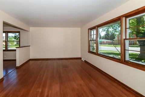 444 Parkside Ave, Itasca, IL 60143 photo 2