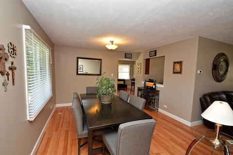 1523 Huntleigh Dr, Wheaton, IL 60189 photo 8