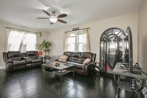 760 S Liberty St, Elgin, IL 60120 photo 2
