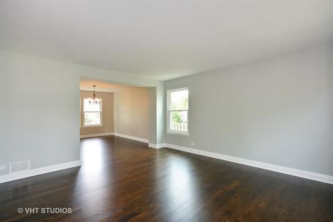 323 Wildberry Ln, Bartlett, IL 60103 photo 4