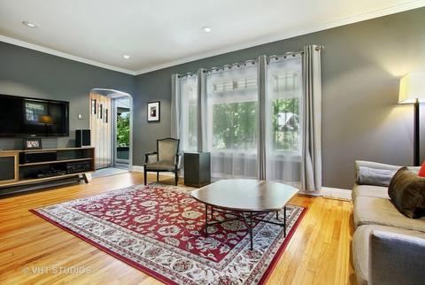 907 Mapleton Ave, Oak Park, IL 60302 photo 3