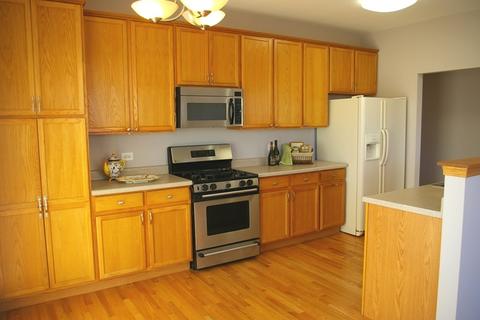 721 Periwinkle Ln, Aurora, IL 60504 photo 7