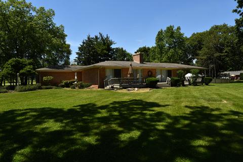 1305 Oaktree Ln, Kankakee, IL 60901 photo 1