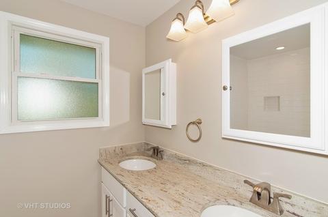 207 Rush St, Roselle, IL 60172 photo 8