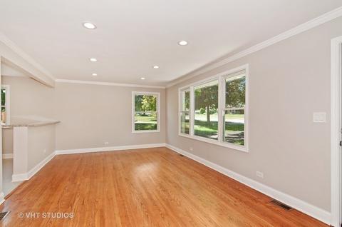 207 Rush St, Roselle, IL 60172 photo 2