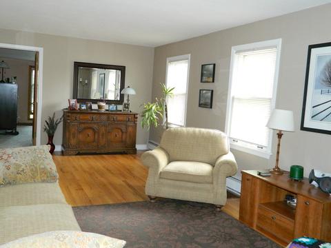 537 Miller Dr, Elgin, IL 60123 photo 2
