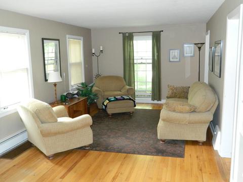 537 Miller Dr, Elgin, IL 60123 photo 3