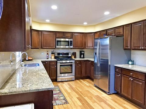 551 Philip Dr, Bartlett, IL 60103 photo 8