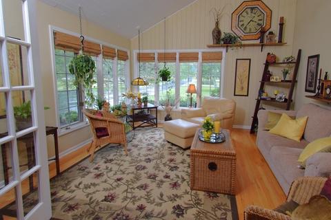 40 W622 Mcdonald Rd, Elgin, IL 60124 photo 2