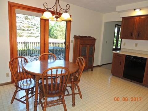 10787 Hamborg Rd, Roscoe, IL 61073 photo 5