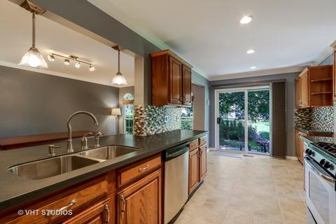 4600 Jade Ln, Hoffman Estates, IL 60192 photo 4