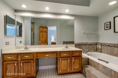 4600 Jade Ln, Hoffman Estates, IL 60192 photo 12