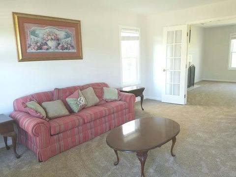 7 S Hankes Rd, Aurora, IL 60506 photo 6